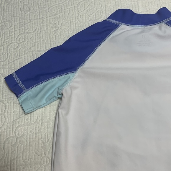 3T (4/$20) Whales Rashguard by Carter’s - Picture 13 of 15